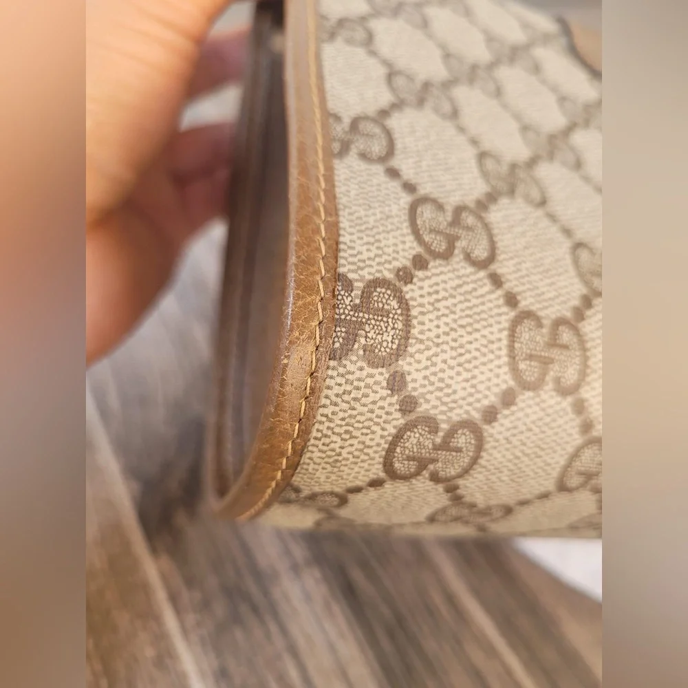 Vintage GUCCI Clutch - Picture 15 of 16